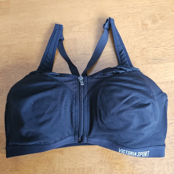 Victoria's Secret Other - VICTORIAS SECRET SPORT Knockout Women's Black Racerback Sports Bra